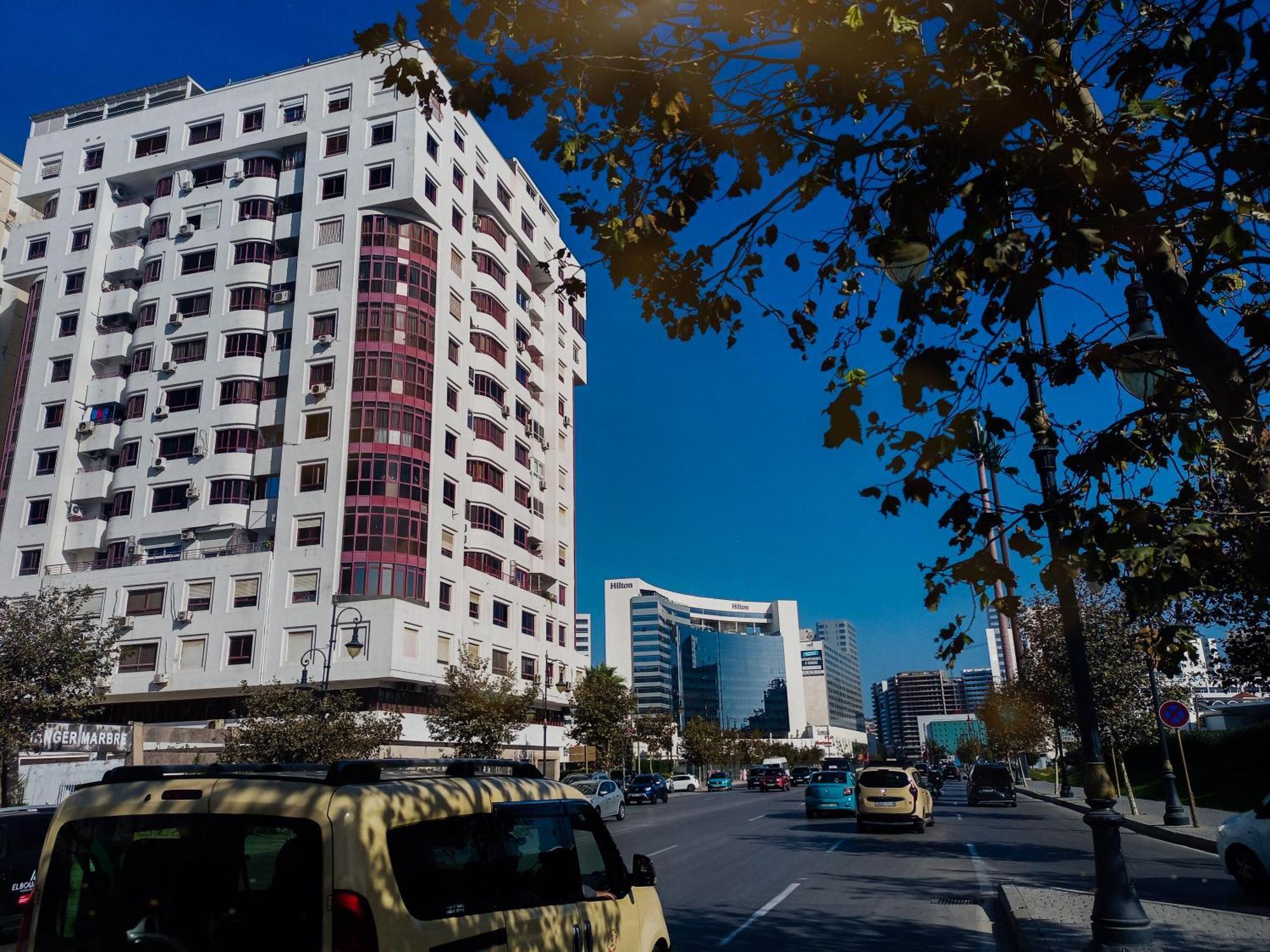 Amazing Appartement " Avec Climatisation " Au Centre Ville En Face Hilton & Gare Train De Tgv De Tanger 2N Ταγγέρη Εξωτερικό φωτογραφία
