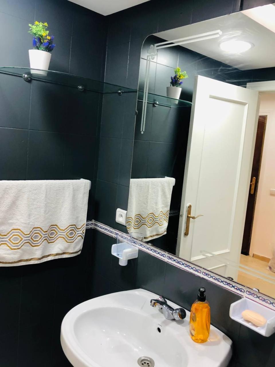 Amazing Appartement " Avec Climatisation " Au Centre Ville En Face Hilton & Gare Train De Tgv De Tanger 2N Ταγγέρη Εξωτερικό φωτογραφία